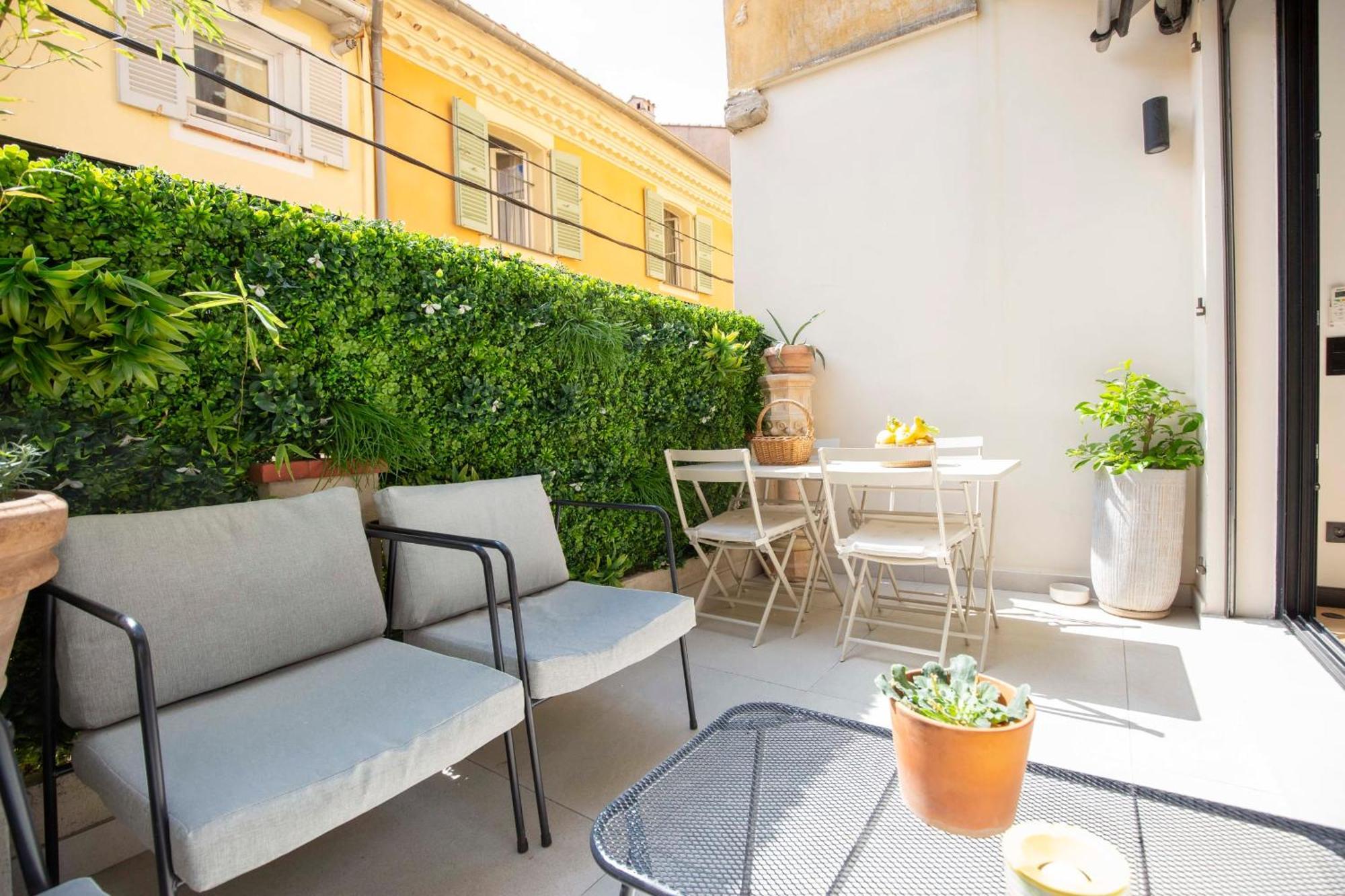 Modern Townhouse With Terrace & Parking In The Heart Of Old Antibes Hébergement de vacances *